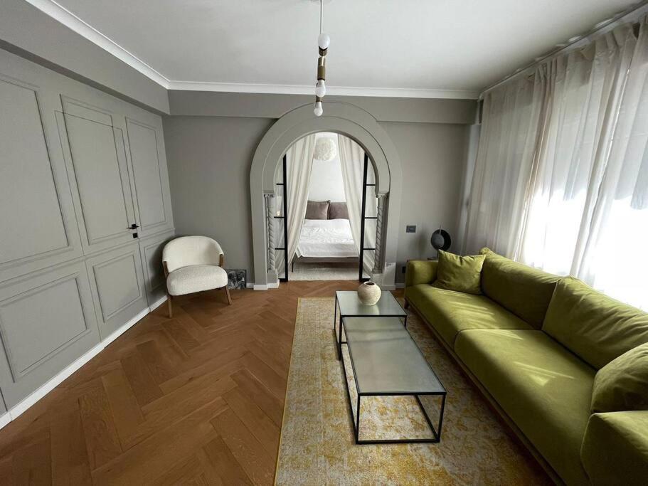 בוקרשט Stunning 1Bd Flat With 50M2 Terrace In The City Center מראה חיצוני תמונה