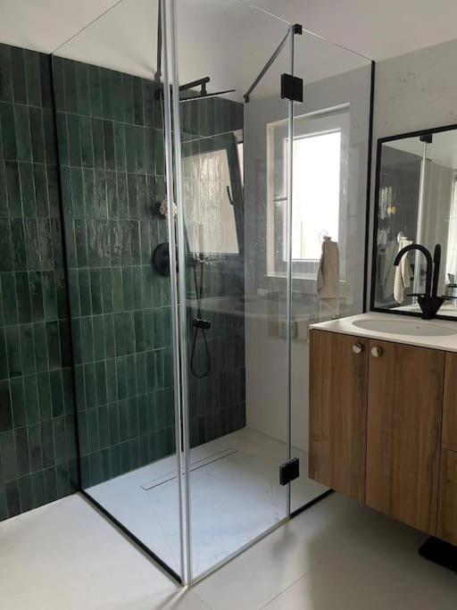בוקרשט Stunning 1Bd Flat With 50M2 Terrace In The City Center מראה חיצוני תמונה